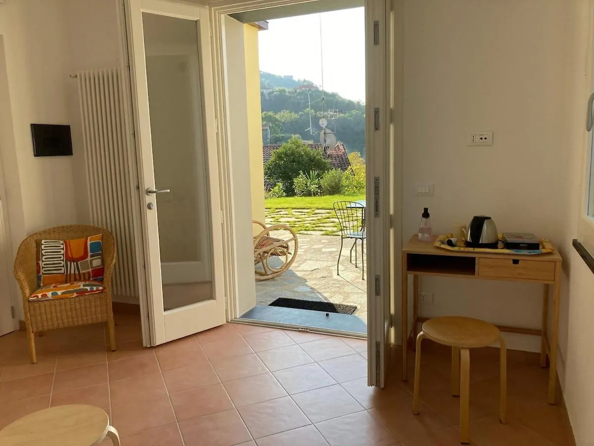 Apartment Appartamento Pitosforo E Camera Melograno Leivi Italien